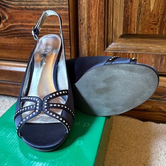 David Tate Navy Slingback heel with Rhinestone Accents - Picture 1 of 7